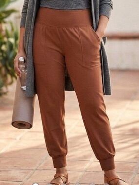 Athleta Salutation High Rise Joggers | Yoga | Rust Brown Sienna | Women’s XS